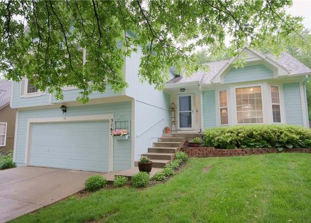 Property at 5162 Roundtree St, Shawnee, KS 66226, 3 beds, 2.5 baths