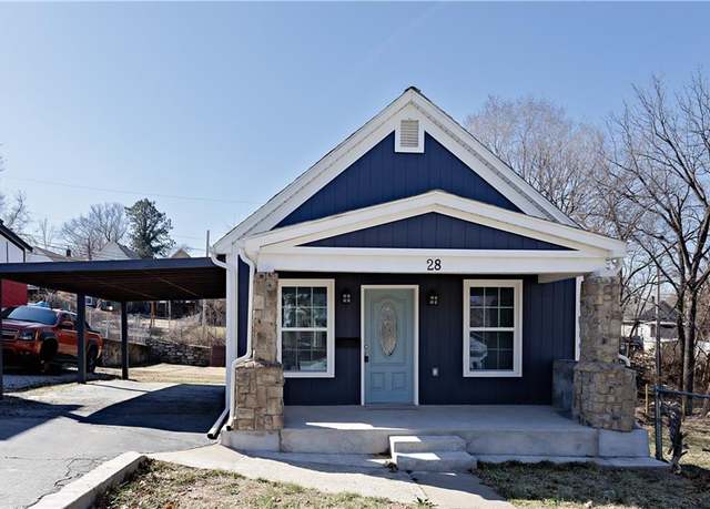 Property at 28 N 9th St, Kansas City, KS 66101, 3 beds, 2 baths