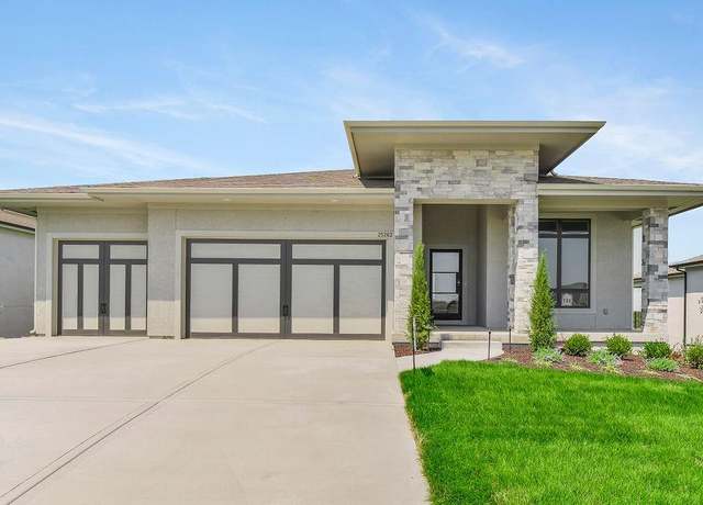 Property at 15286 W 161st St, Olathe, KS 66062, 4 beds, 3 baths