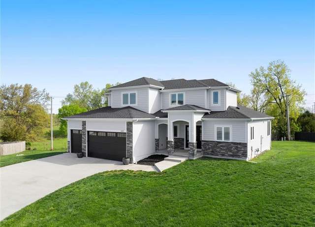 Property at 1605 Marvin Ct, Harrisonville, MO 64701, 5 beds, 3.5 baths