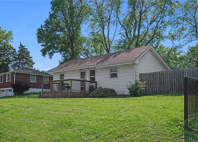 Property at 4724 NE Kelsey Rd, Kansas City, MO 64116, 2 beds, 2 baths