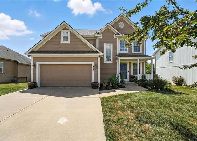 Property at 818 N Maple St, Gardner, KS 66030, 3 beds, 2.5 baths