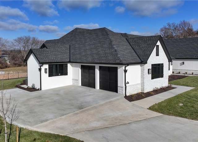 Property at 3902 W 84th Ter, Prairie Village, KS 66206, 3 beds, 3 baths
