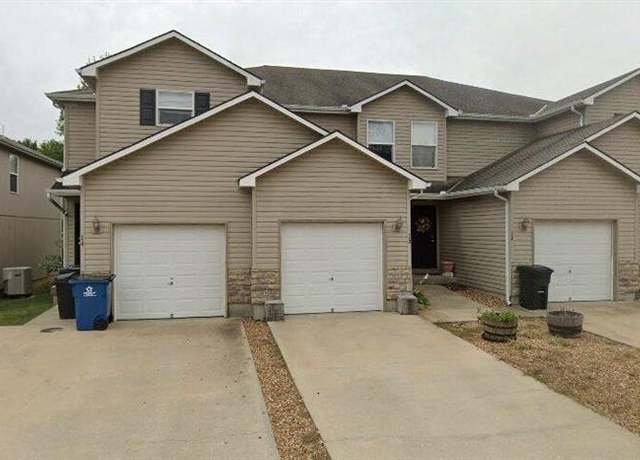 Property at 425 Hawthorne I Blvd, Warrensburg, MO 64093, 12 beds, 10 baths