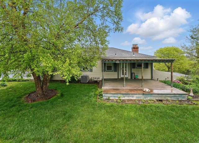 Property at 6240 Oak Grove Rd, Kansas City, KS 66106, 4 beds, 3 baths