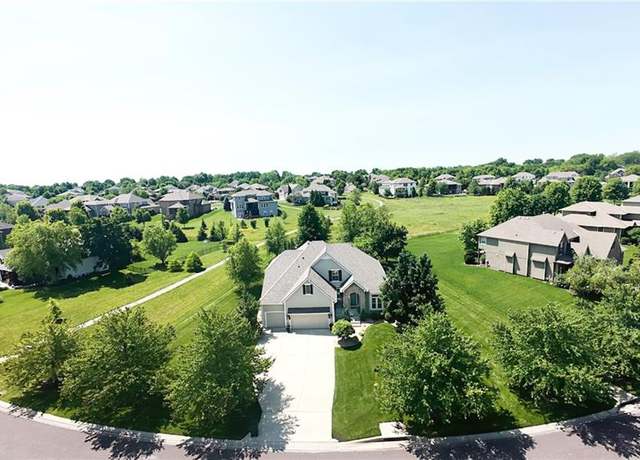 Property at 11501 W 153rd St, Overland Park, KS 66221, 4 beds, 3.5 baths