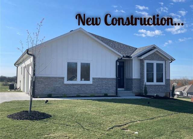 Property at 109 E 12th St, Knob Noster, MO 65336, 4 beds, 3 baths