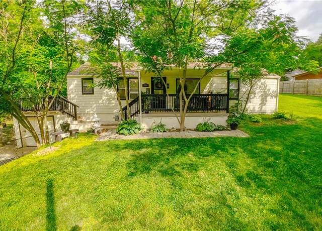 Property at 3200 N 49th Dr, Kansas City, KS 66104, 3 beds, 2 baths