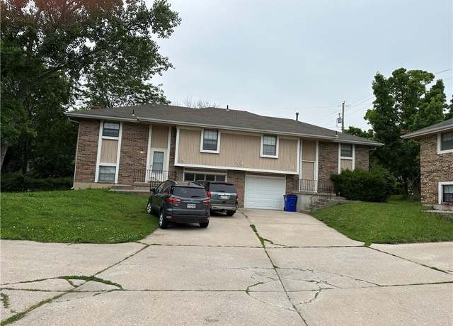 Property at 219 Pryor Rd, Lee's Summit, MO 64081, 6 beds