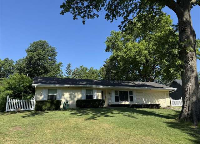 Property at 8112 Dearborn Dr, Prairie Village, KS 66208, 3 beds, 3 baths