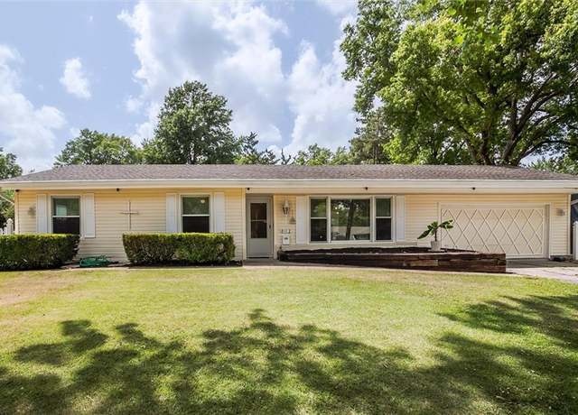 Property at 8112 Dearborn Dr, Prairie Village, KS 66208, 3 beds, 3 baths