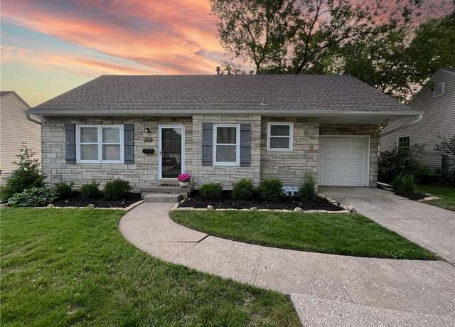 Property at 5004 Juniper St, Roeland Park, KS 66205, 3 beds, 2 baths