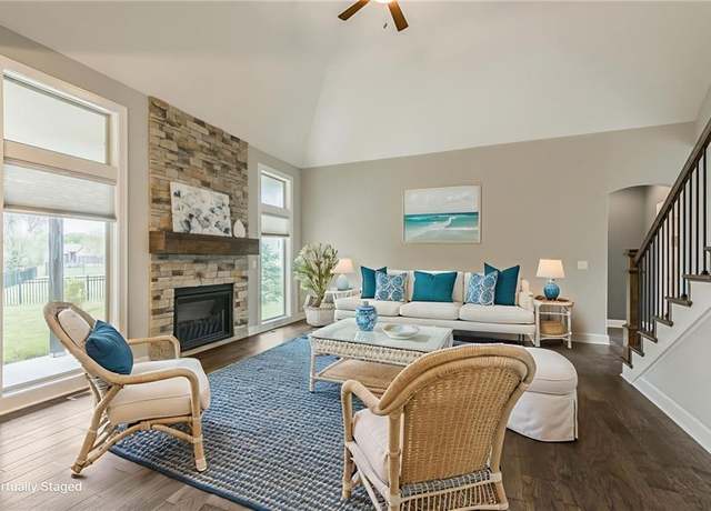Property at 7804 NW Lynns Ln, Weatherby Lake, MO 64152, 5 beds, 4 baths