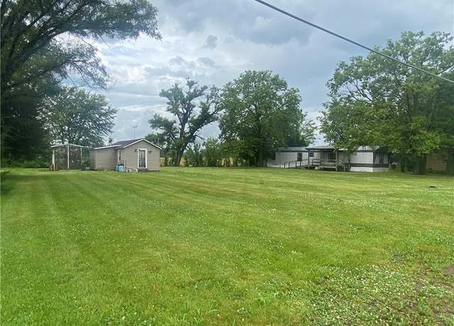 Property at 5306 SW Lakefront Ln S, St Joseph, MO 64504, 2 beds, 2 baths