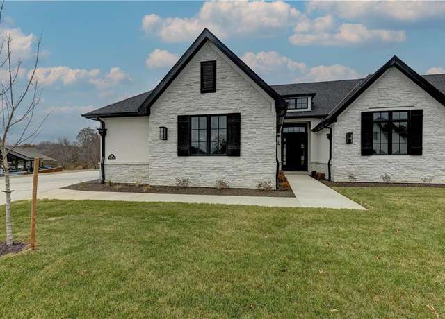 Property at 3906 W 84th Ter, Prairie Village, KS 66206, 3 beds, 3 baths