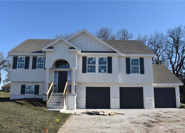Property at 1105 Noah Ln, Kearney, MO 64060, 4 beds, 3 baths
