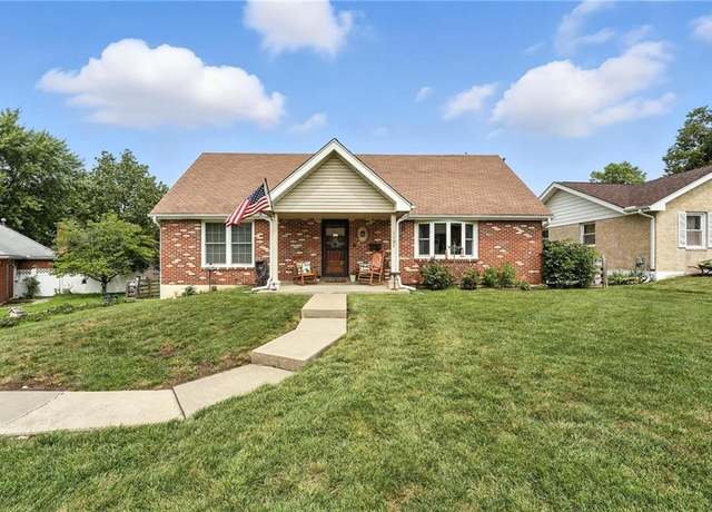 Property at 1104 Frontier St, Excelsior Springs, MO 64024, 4 beds, 2.5 baths