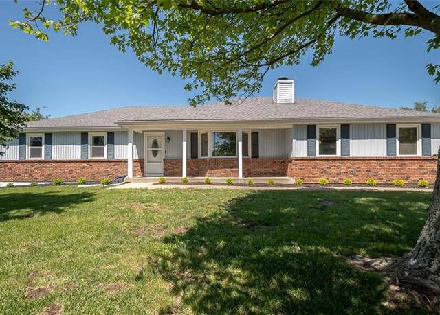 Property at 31390 W 137th St, Olathe, KS 66061, 3 beds, 2 baths