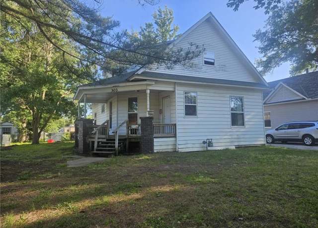 Property at 303 W Park St, Pittsburg, KS 66762, 4 beds, 2 baths