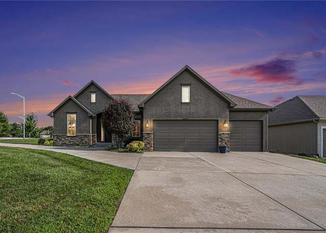 Property at 4808 NW 70th Ter, Kansas City, MO 64151, 4 beds, 3 baths
