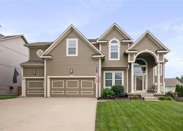 Property at 19746 W 105th Ter, Olathe, KS 66061, 4 beds, 4 baths