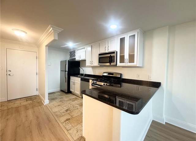 Property at 700 E 8th St Unit 16R, Kansas City, MO 64106, 1 bath