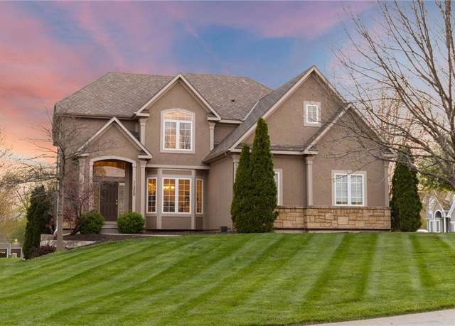 Property at 11320 S Cook St, Olathe, KS 66061, 4 beds, 3.5 baths