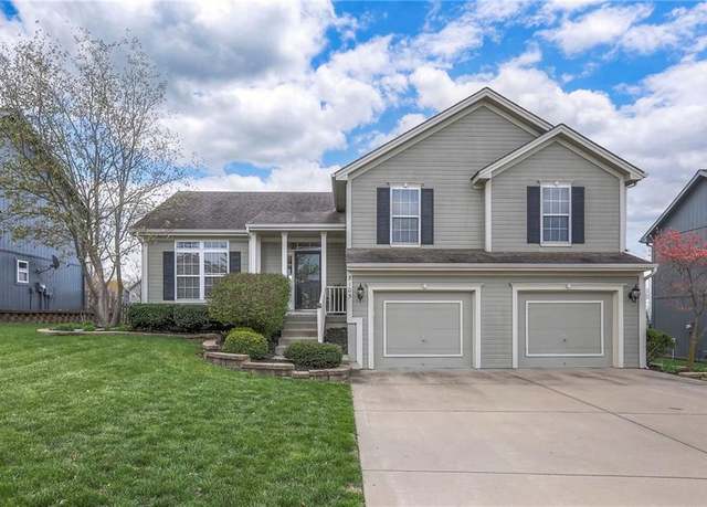 Property at 8105 NE 98th St, Kansas City, MO 64157, 3 beds, 2.5 baths