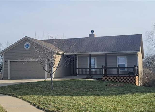 Property at 19963 W 218th Ter, Spring Hill, KS 66062, 4 beds, 3 baths