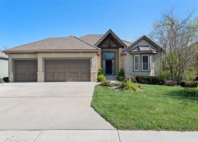 Property at 25610 W 97th St, Lenexa, KS 66227, 4 beds, 3.5 baths