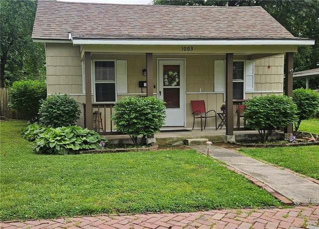 Property at 1003 W 3rd St, Pittsburg, KS 66762, 2 beds, 1 bath