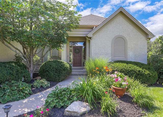 Property at 16042 Overbrook Ln, Stilwell, KS 66085, 4 beds, 3.5 baths