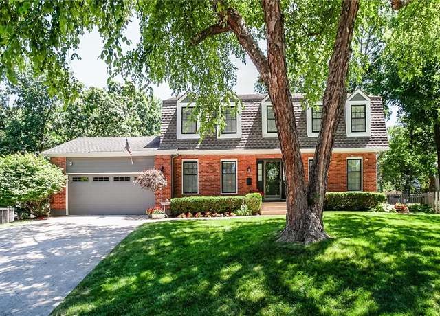 Property at 9718 W 115th Ter, Overland Park, KS 66210, 4 beds, 4 baths