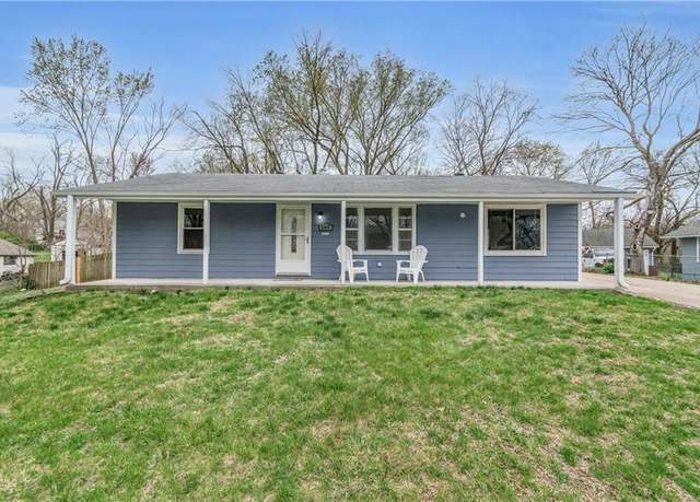 Property at 6915 NE 56th St, Kansas City, MO 64119, 3 beds, 2 baths