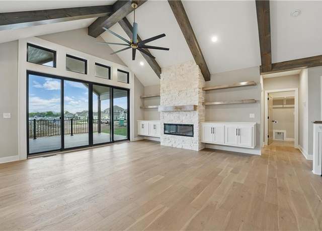 Property at 361 NW Patch Ct, Lee's Summit, MO 64081, 4 beds, 3.5 baths
