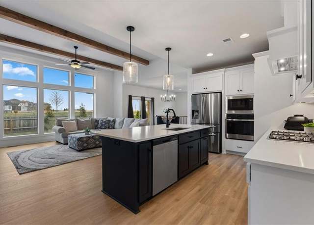 Property at 16521 S Stagecoach St, Olathe, KS 66062, 4 beds, 3.5 baths