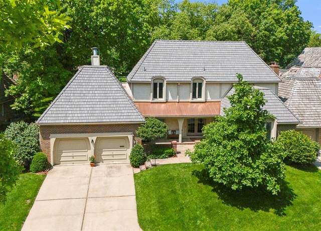 Property at 20 Lemans Ct, Prairie Village, KS 66208, 3 beds, 2.5 baths