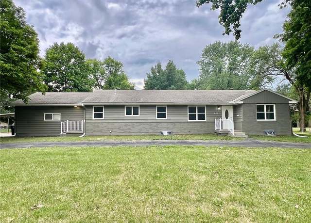 Property at 6211 Longview Rd, Kansas City, MO 64134, 3 beds, 2.5 baths