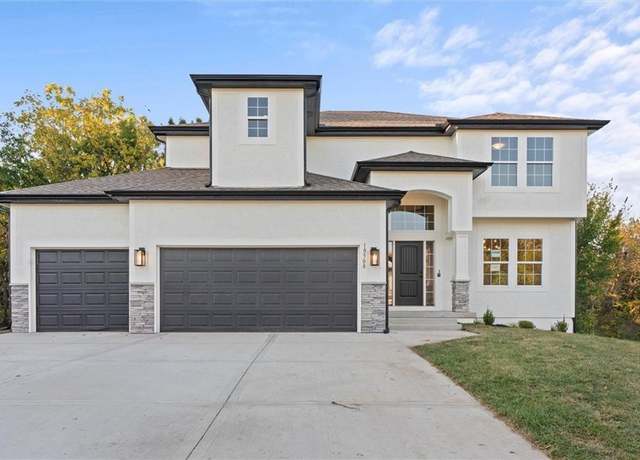 Property at 1007 Poplar Ln, Liberty, MO 64068, 4 beds, 2.5 baths