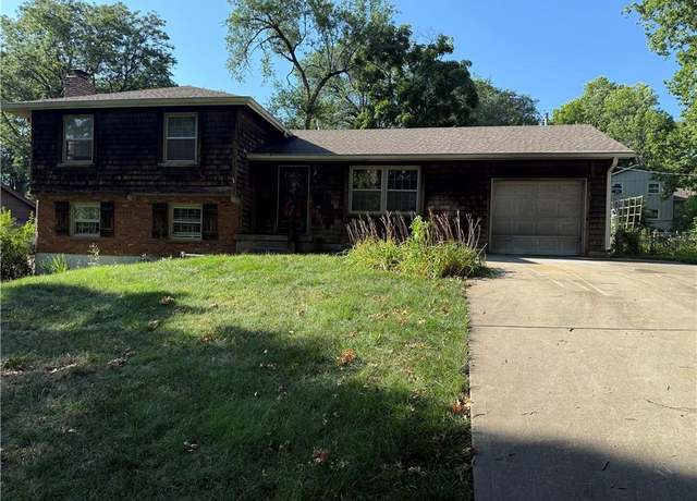 Property at 8812 W 72nd St, Overland Park, KS 66204, 3 beds, 2.5 baths
