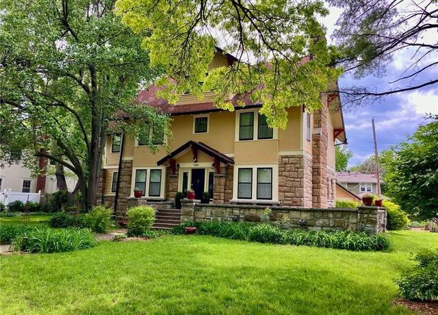 Property at 7300 Summit St, Kansas City, MO 64114, 5 beds, 2.5 baths