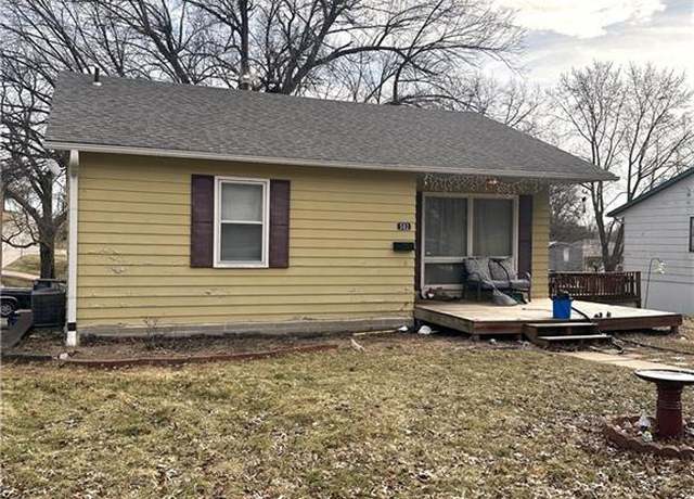 Property at 503 S Prairie St, Maryville, MO 64468, 2 beds, 1 bath