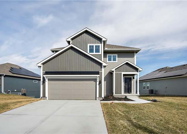 Property at 12513 S White Ash Ln, Lee's Summit, MO 64086, 3 beds, 2.5 baths