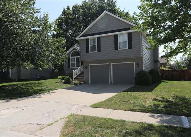 Property at 15558 S Apache St, Olathe, KS 66062, 4 beds, 2 baths