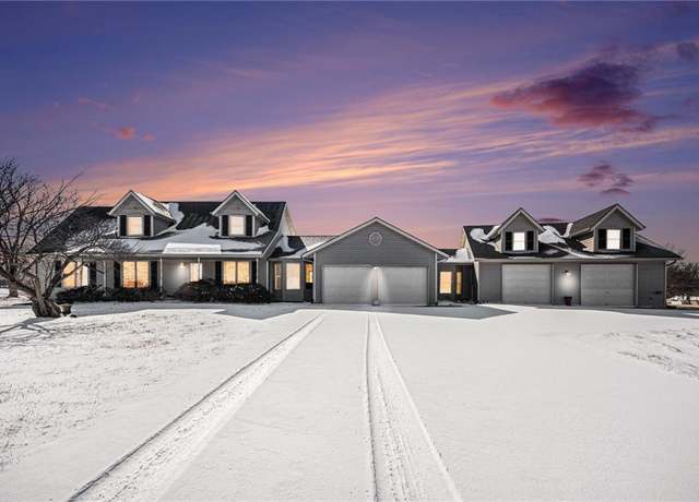 Property at 9007 NE 157th St, Smithville, MO 64089, 3 beds, 4 baths