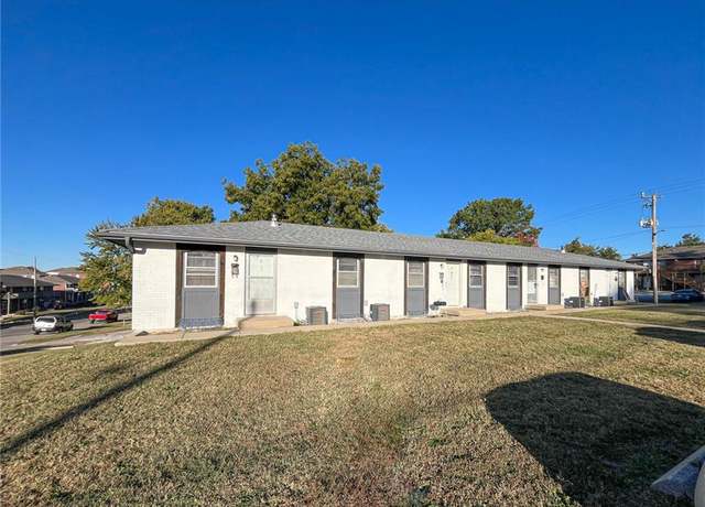 Property at 408 S Mulberry St, Warrensburg, MO 64093, 12 beds, 8 baths