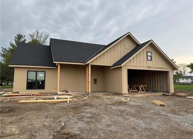 Property at 14114 Timber Ct, Helena, MO 64459, 3 beds, 2 baths