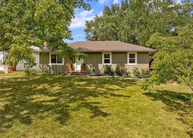 Property at 2004 SE 2nd Ter, Lee's Summit, MO 64063, 3 beds, 2 baths