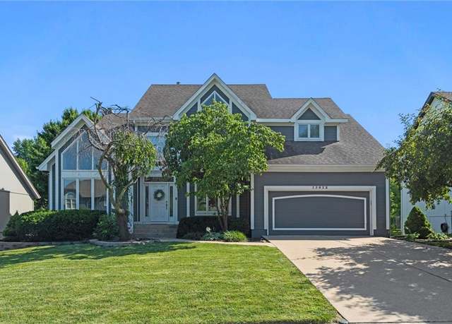 Property at 13022 Stearns St, Overland Park, KS 66213, 3 beds, 3.5 baths