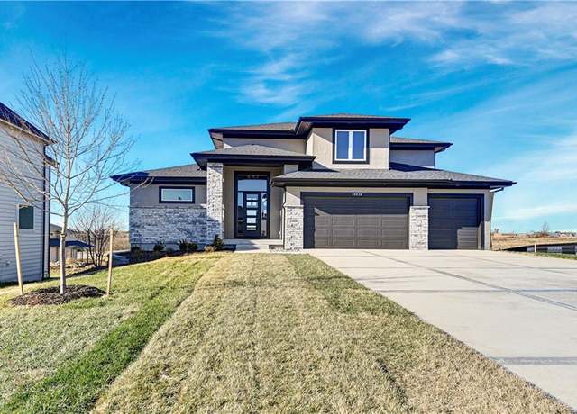 Property at 9998 Brockway St, Lenexa, KS 66220, 4 beds, 4 baths
